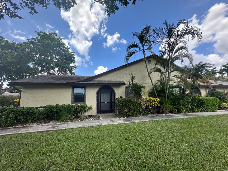 23301 BARLAKE Drive 23, Boca Raton, FL 33433