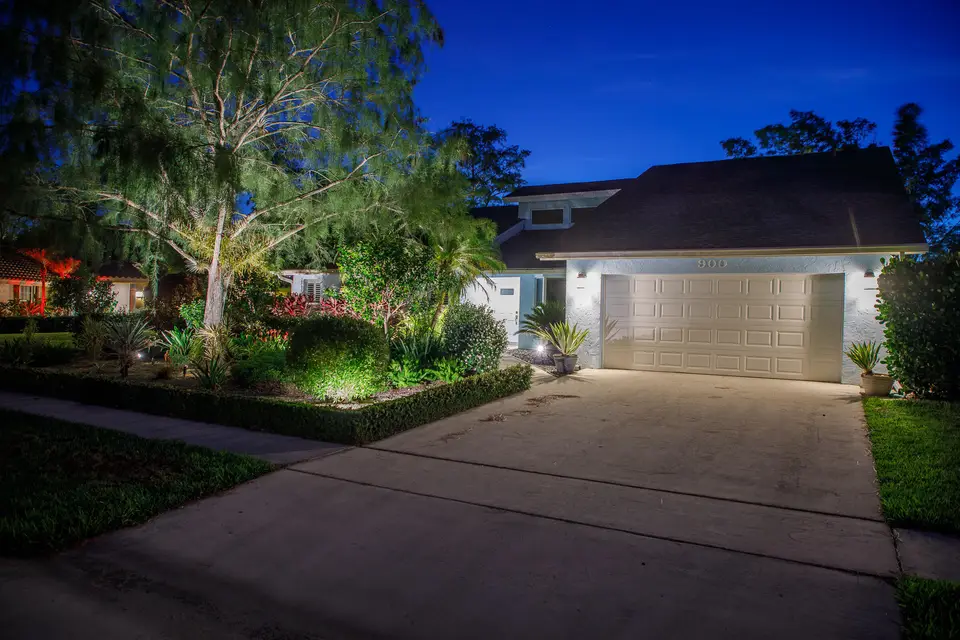 900 COSMOS Court, Wellington, FL 33414