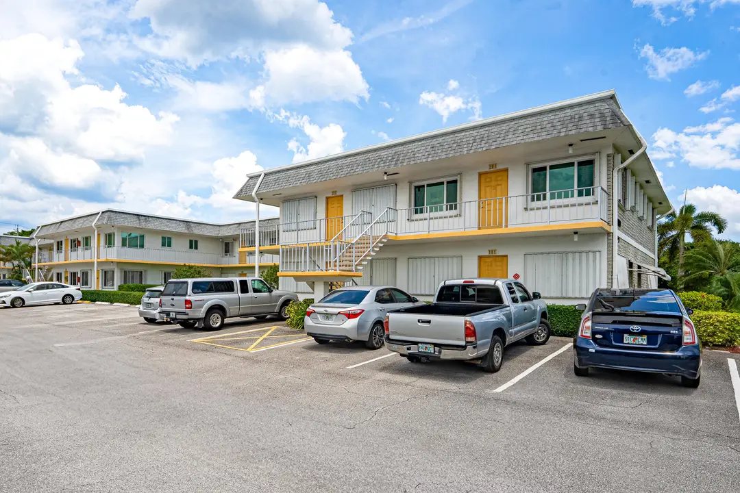 3120 Lake Osborne Drive, Lake Worth Beach, FL 33461