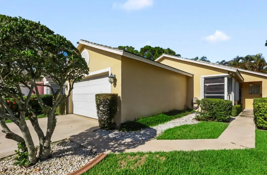 172 HARBOR LAKE Circle, Greenacres, FL 33413