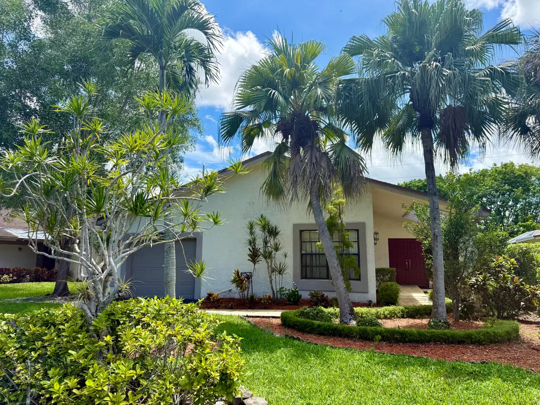 8963 Old Pine Way 21, Boca Raton, FL 33433