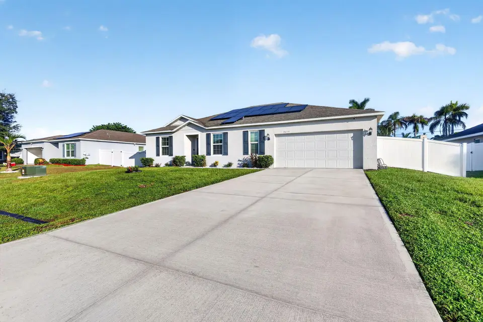 2615 SW HAREM Circle, Port St. Lucie, FL 34953