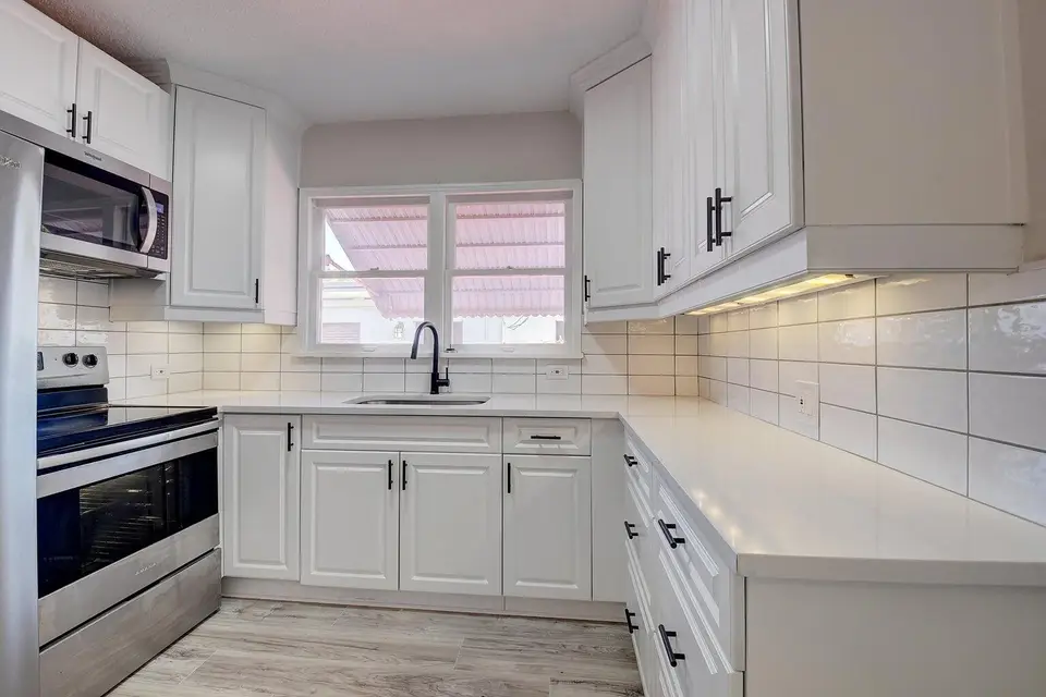 348 SE 4th Avenue SE, Delray Beach, FL 33483