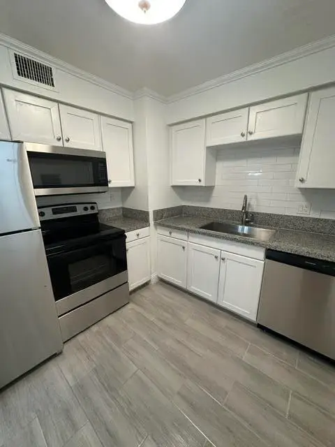 6505 Winfield Boulevard B-29, Margate, FL 33063