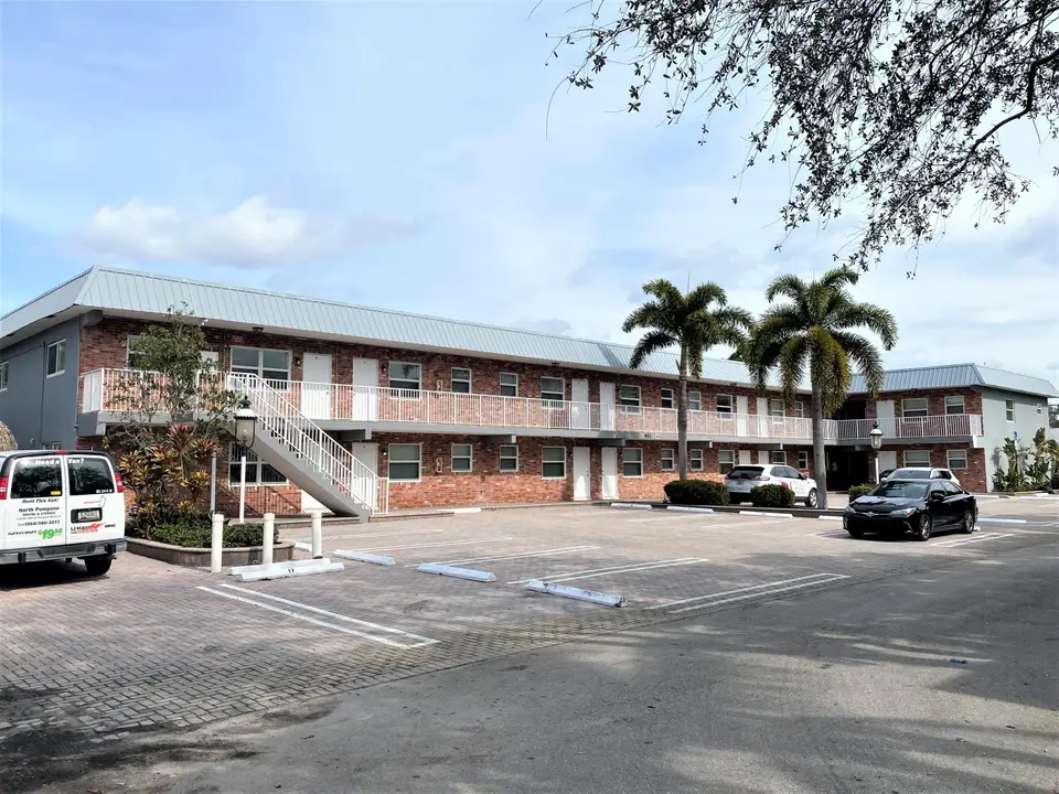 853 SE 4TH Court Apt 14, Deerfield Beach, FL 33441