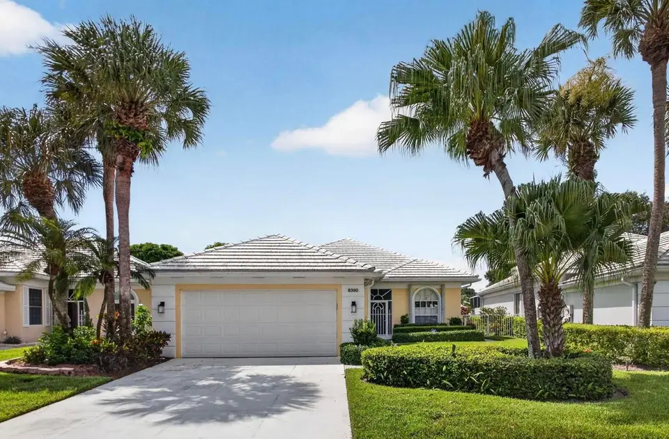 8390 E GARDEN OAKS Circle, Palm Beach Gardens, FL 33410
