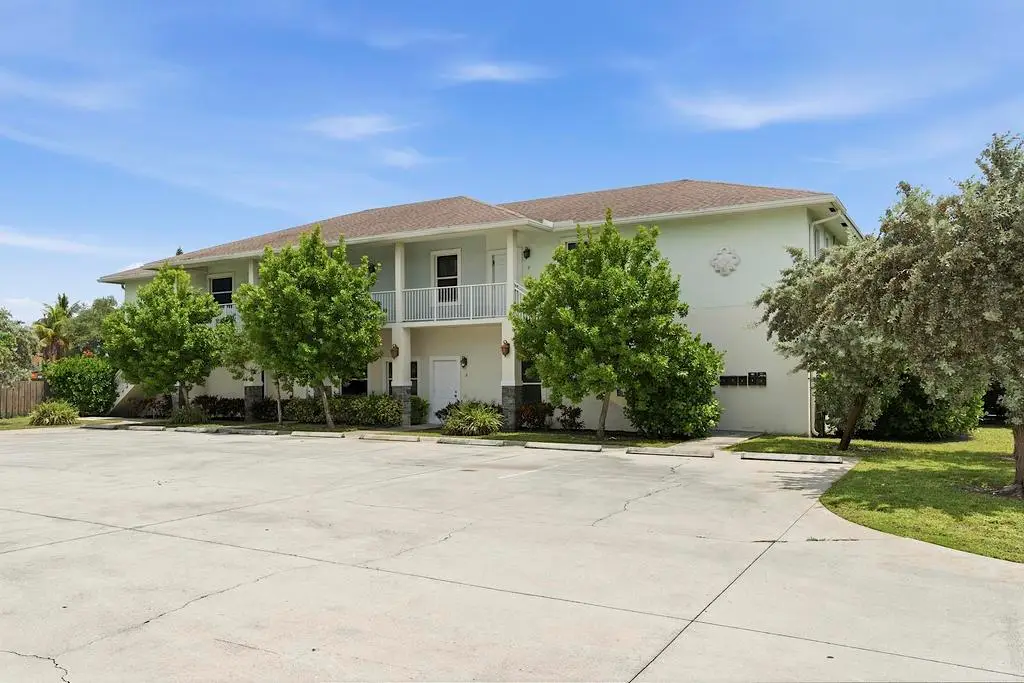 105 2nd St lake park - - 478
