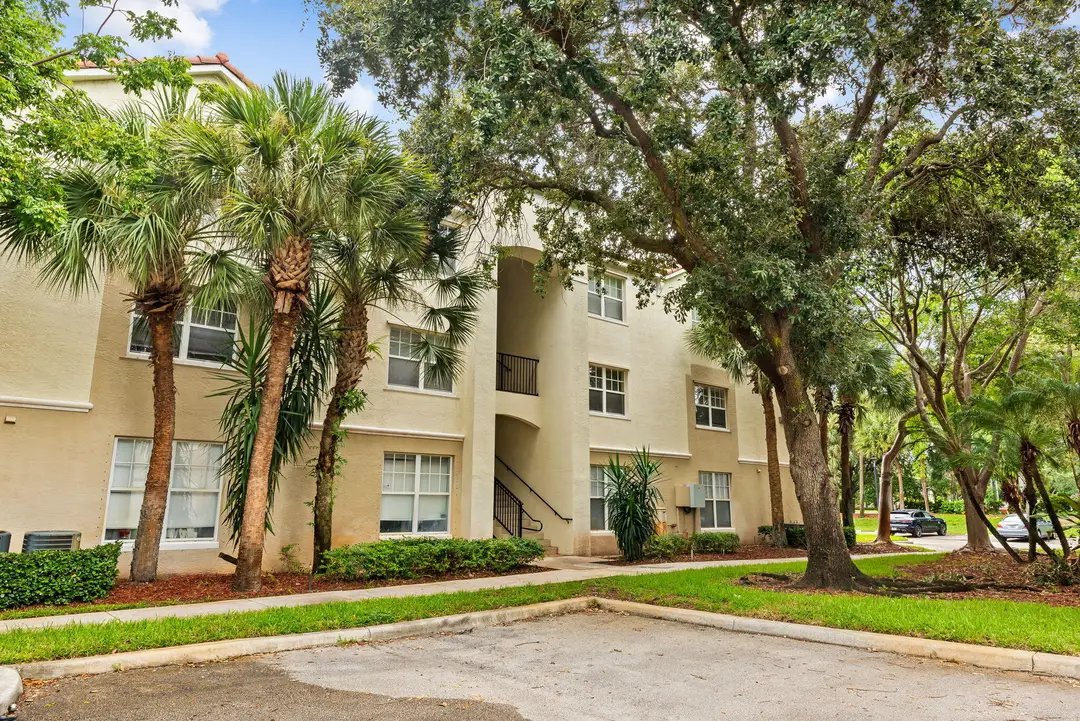 5900 W SAMPLE Road 102, Coral Springs, FL 33067