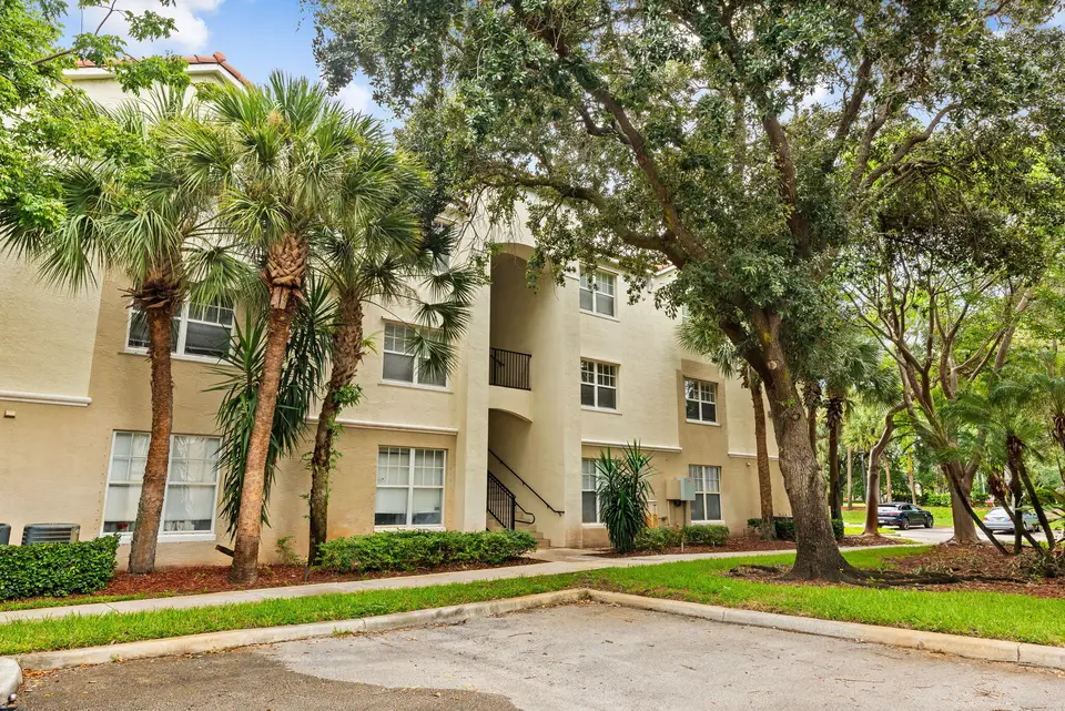 5900 W SAMPLE Road 102, Coral Springs, FL 33067