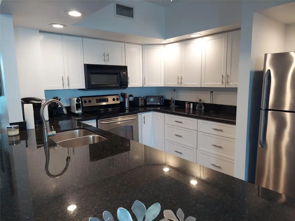 100 N FEDERAL Highway 840, Fort Lauderdale, FL 33301