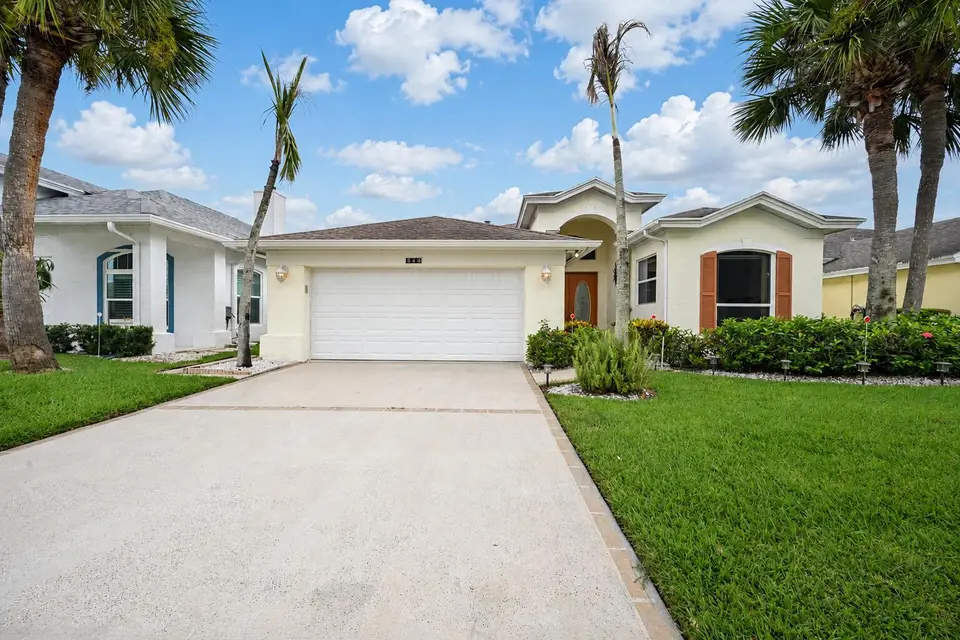 540 NW Lambrusco Drive, Port St. Lucie, FL 34986