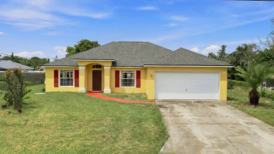 491 SW Namoit Place, Port St. Lucie, FL 34953