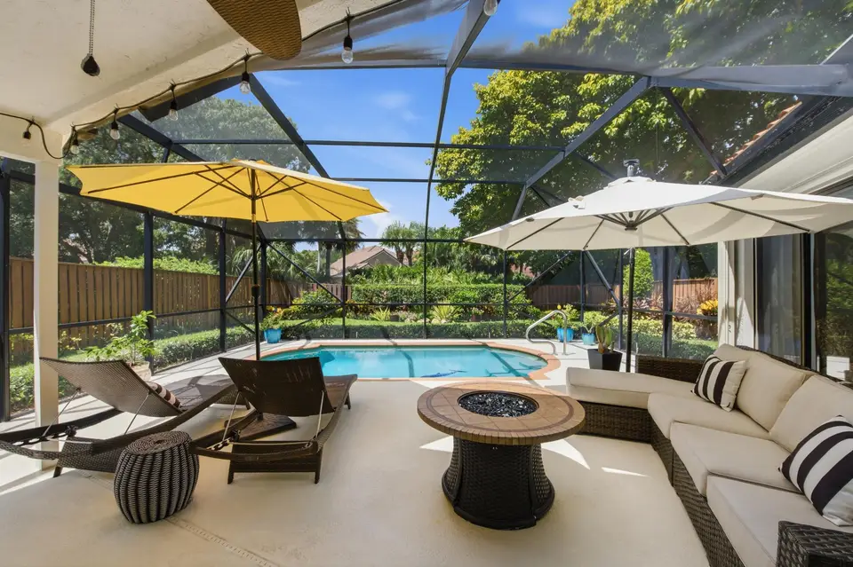 2576 LA CRISTAL Circle, Palm Beach Gardens, FL 33410