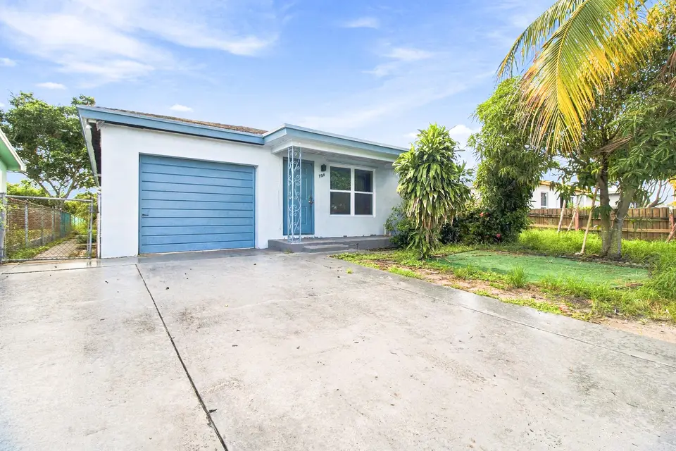 724 S D Street, Lake Worth Beach, FL 33460