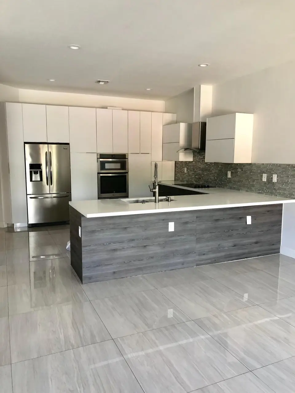 2728 TREASURE COVE Circle 2728, Dania Beach, FL 33312