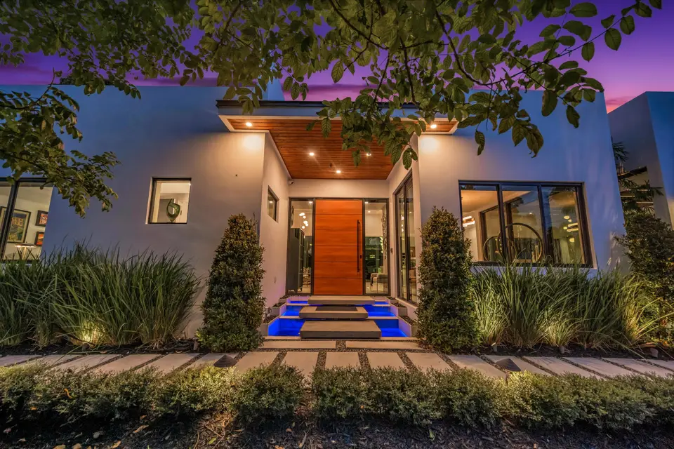 215 NE 28TH Court, Wilton Manors, FL 33334
