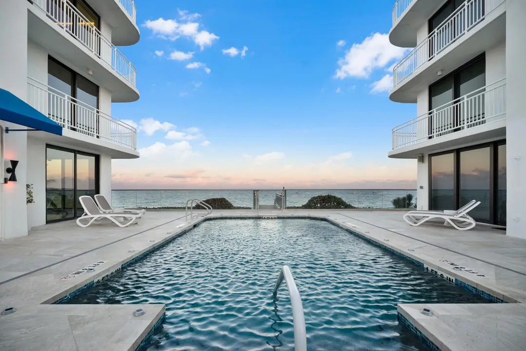 Pool/Beach