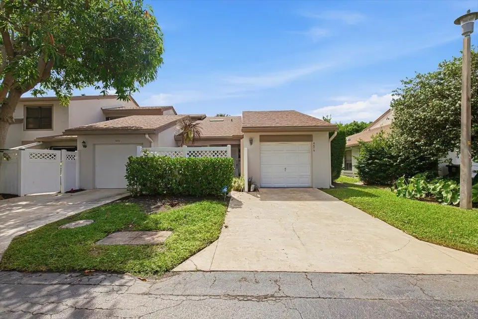 6676 Canary Palm Circle 19, Boca Raton, FL 33433