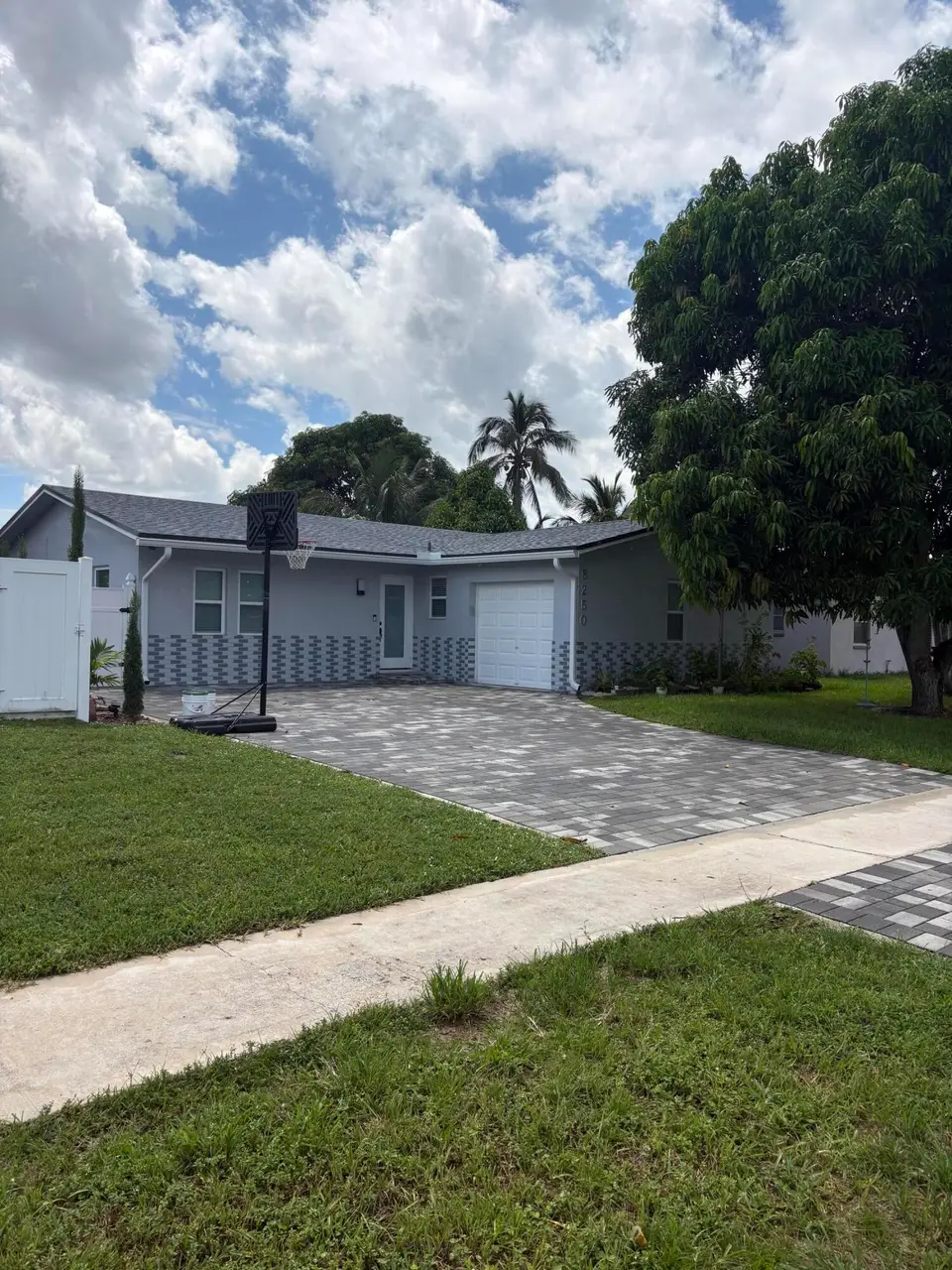 8250 SW 8TH Court, North Lauderdale, FL 33068