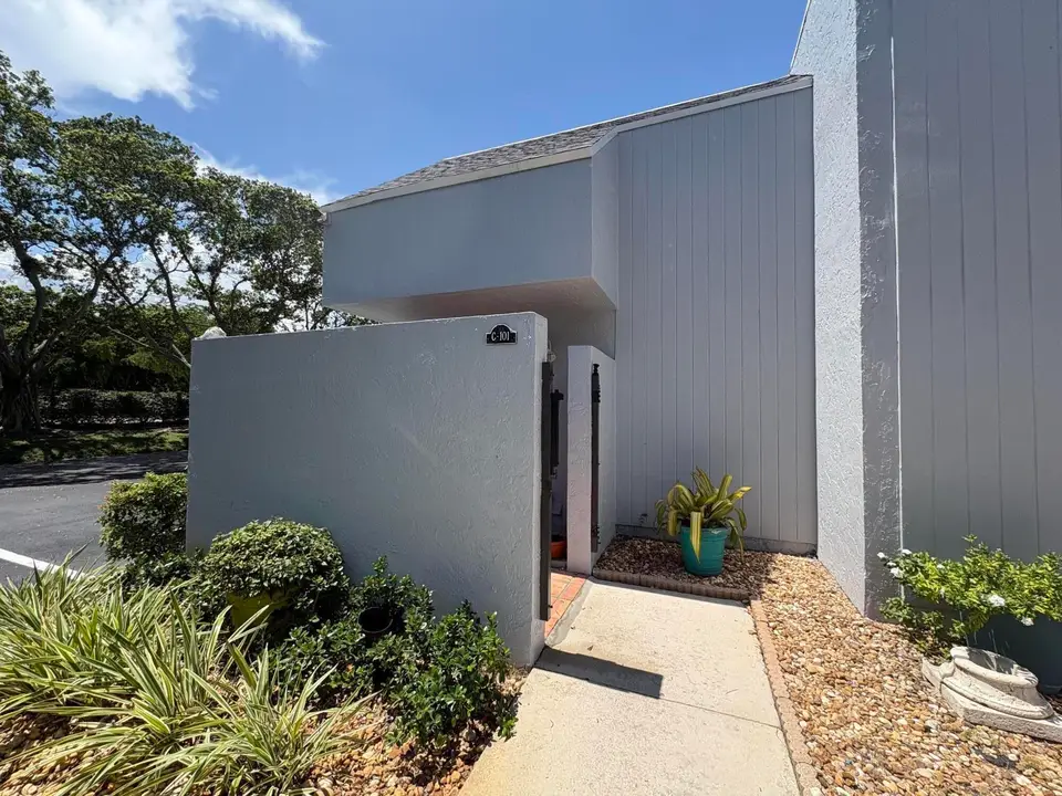 25 DEER CREEK Road C101, Deerfield Beach, FL 33442