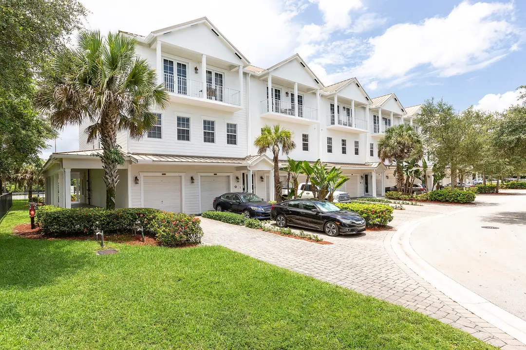 6807 LAKESIDE Circle N 102-1, Davie, FL 33314