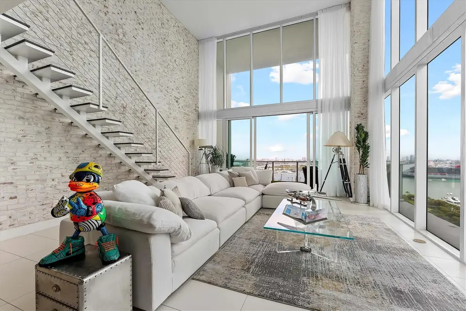 1040 Biscayne Boulevard 2101, Miami, FL 33132