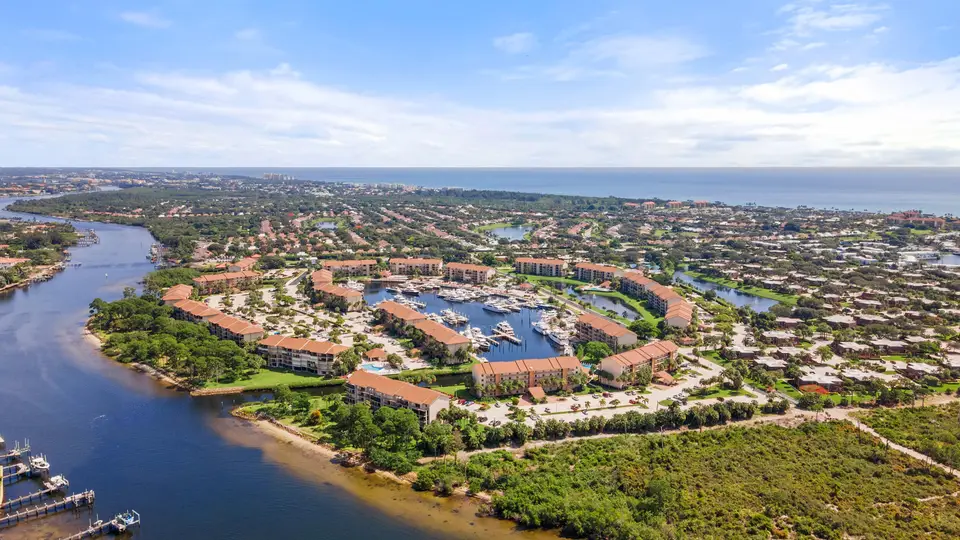 1601 Marina Isle Way 202, Jupiter, FL 33477