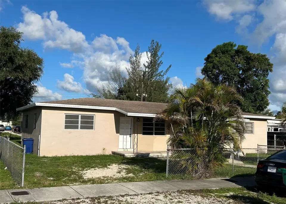15721 NW 39TH Place, Miami Gardens, FL 33054