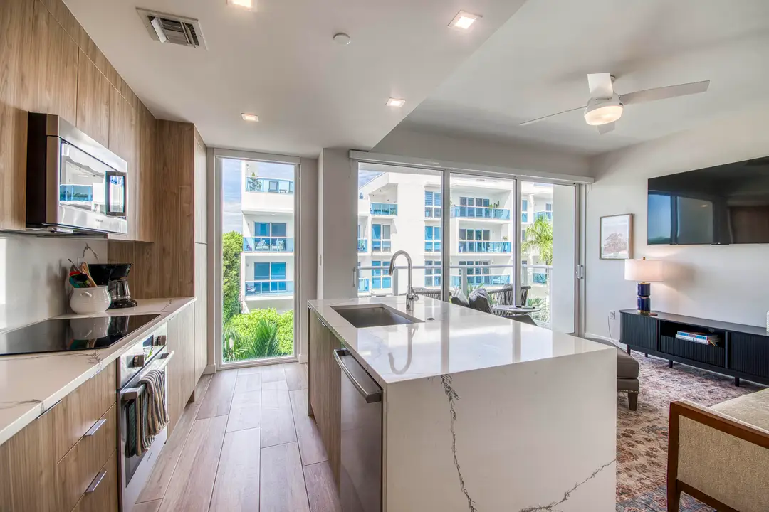 117 Lake Avenue 303, Lake Worth, FL 33460