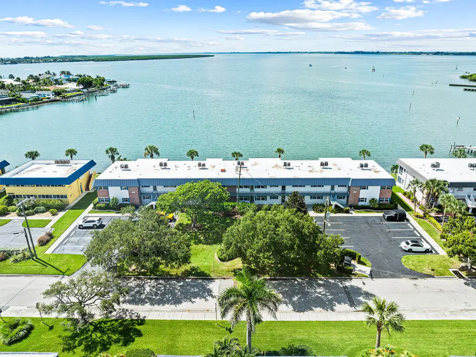1177 BAYSHORE Drive 204, Hutchinson Island, FL 34949