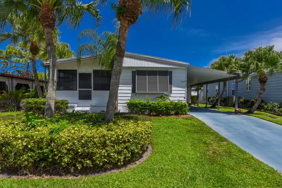 7983 SE SARATOGA Drive, Hobe Sound, FL 33455