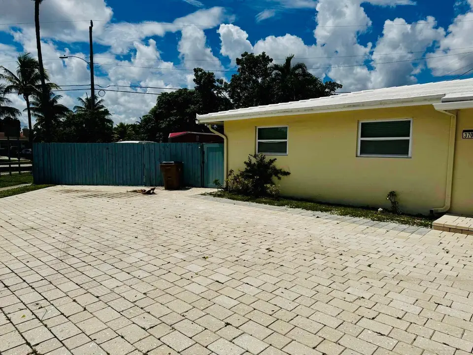 3701 NW 4TH Avenue 2, Deerfield Beach, FL 33064