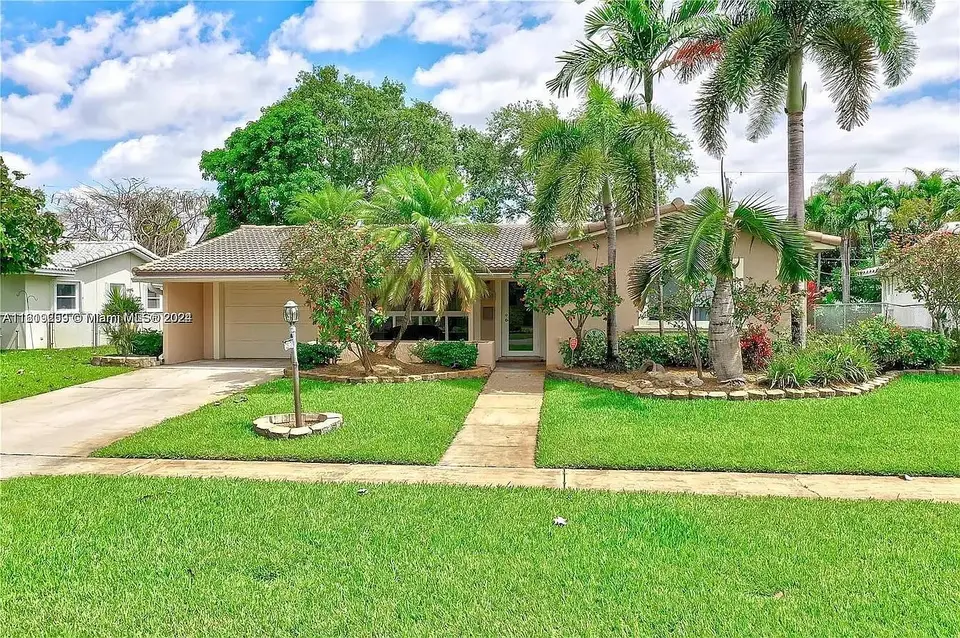 4205 MCKINLEY Street, Hollywood, FL 33021