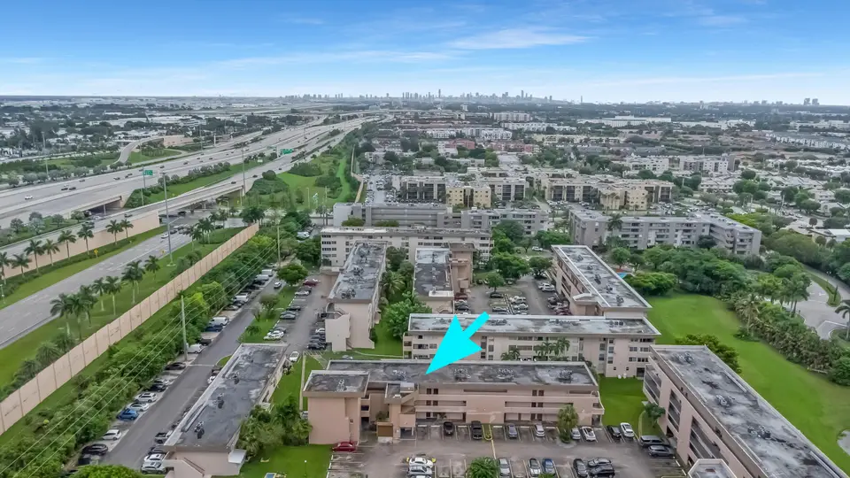 850 NW 87th Avenue 103, Miami, FL 33172
