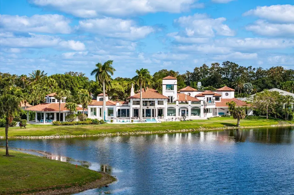 13101 Monet Lane, Palm Beach Gardens, FL 33410