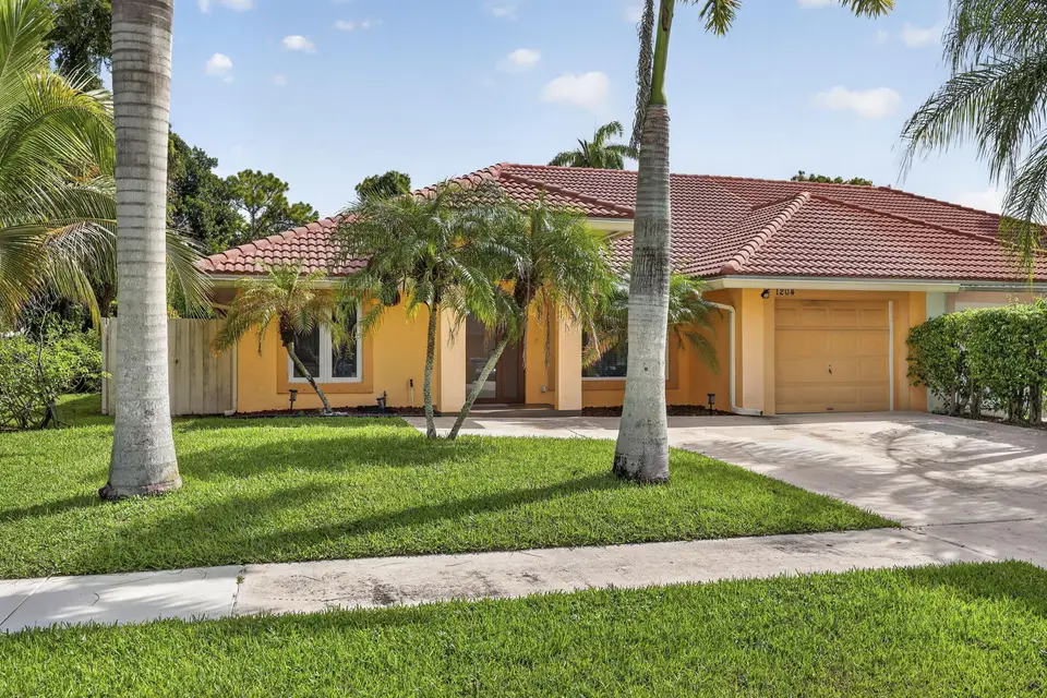 1204 Mulberry Place, Wellington, FL 33414