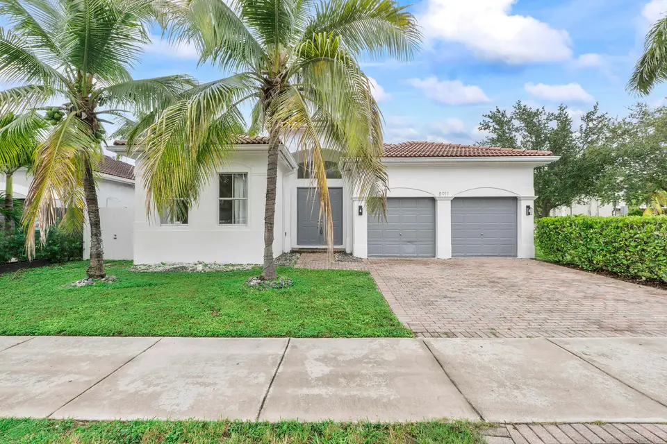 8911 NW 178th Lane, Hialeah, FL 33018