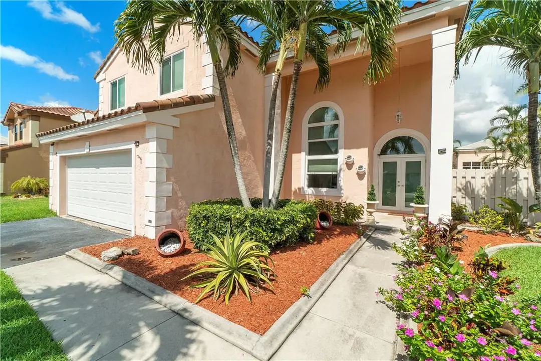 710 Briarwood Terrace, Davie, FL 33325