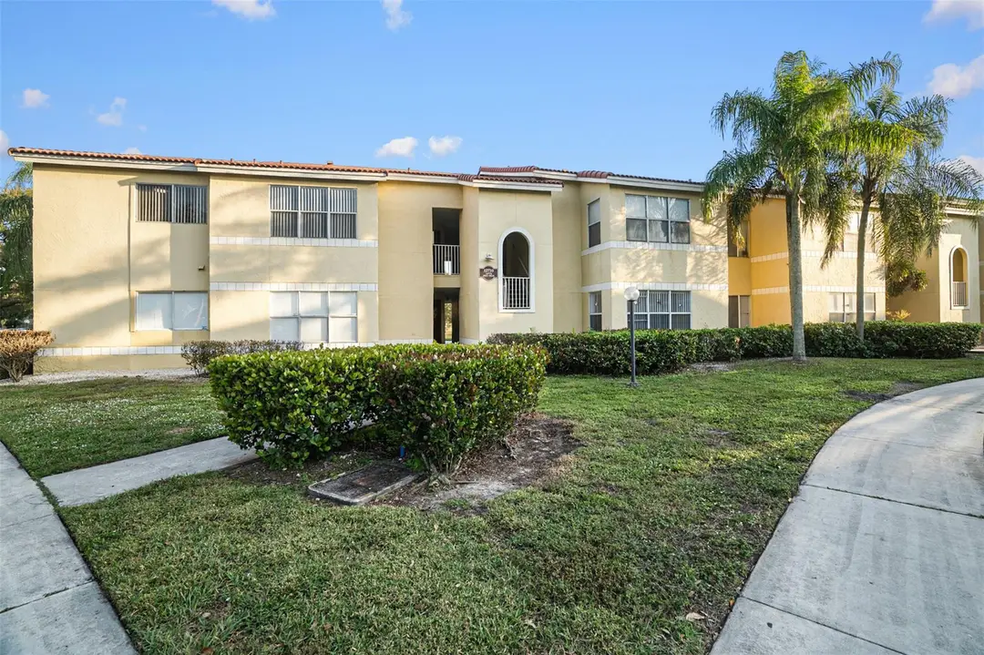 12730 VISTA ISLES Drive 821, Sunrise, FL 33325