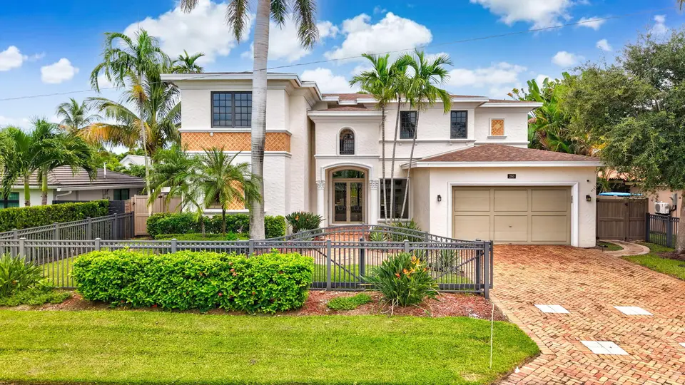 260 NE WAVECREST Court, Boca Raton, FL 33432