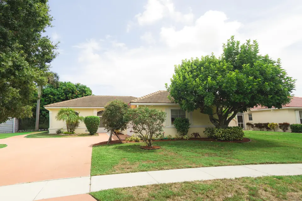 6788 Las Colinas Street, Lake Worth, FL 33463
