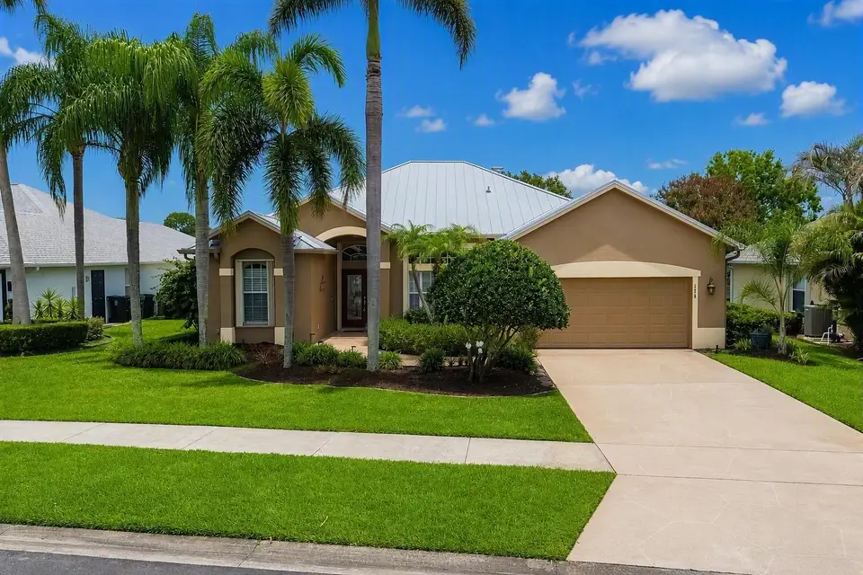 208 SW Whitewood Drive, Port St. Lucie, FL 34953