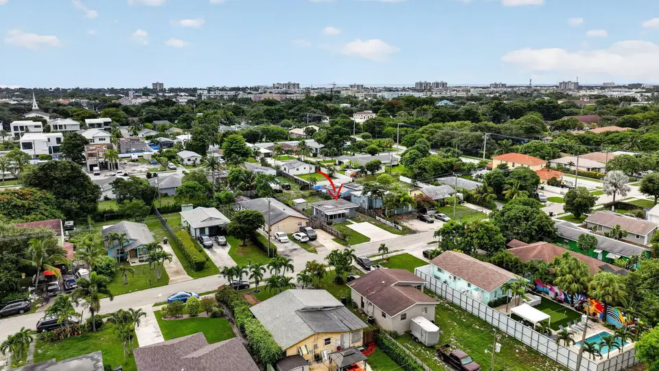 323 NW 4TH Avenue, Delray Beach, FL 33444