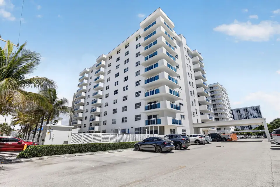 1701 S OCEAN Drive 902, Hollywood, FL 33019