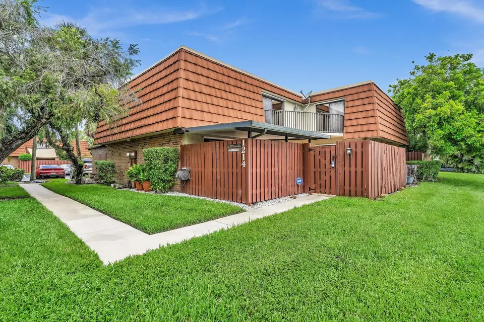 1214 SW 120TH Way 1214, Davie, FL 33325