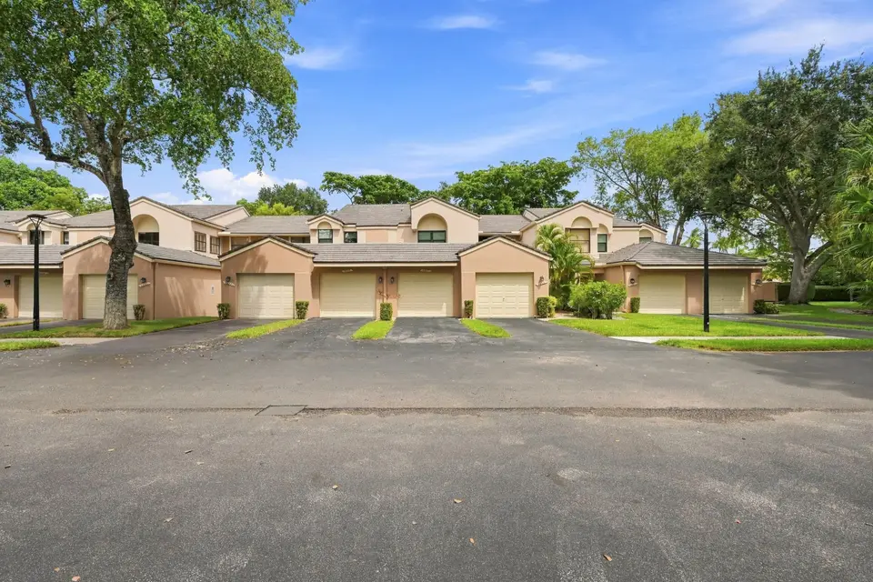 9825 NW 1ST Court 9825, Plantation, FL 33324