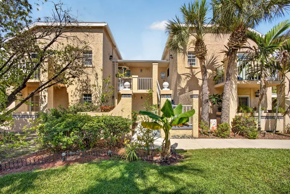1628 SE Green Acres Circle, Port St. Lucie, FL 34952