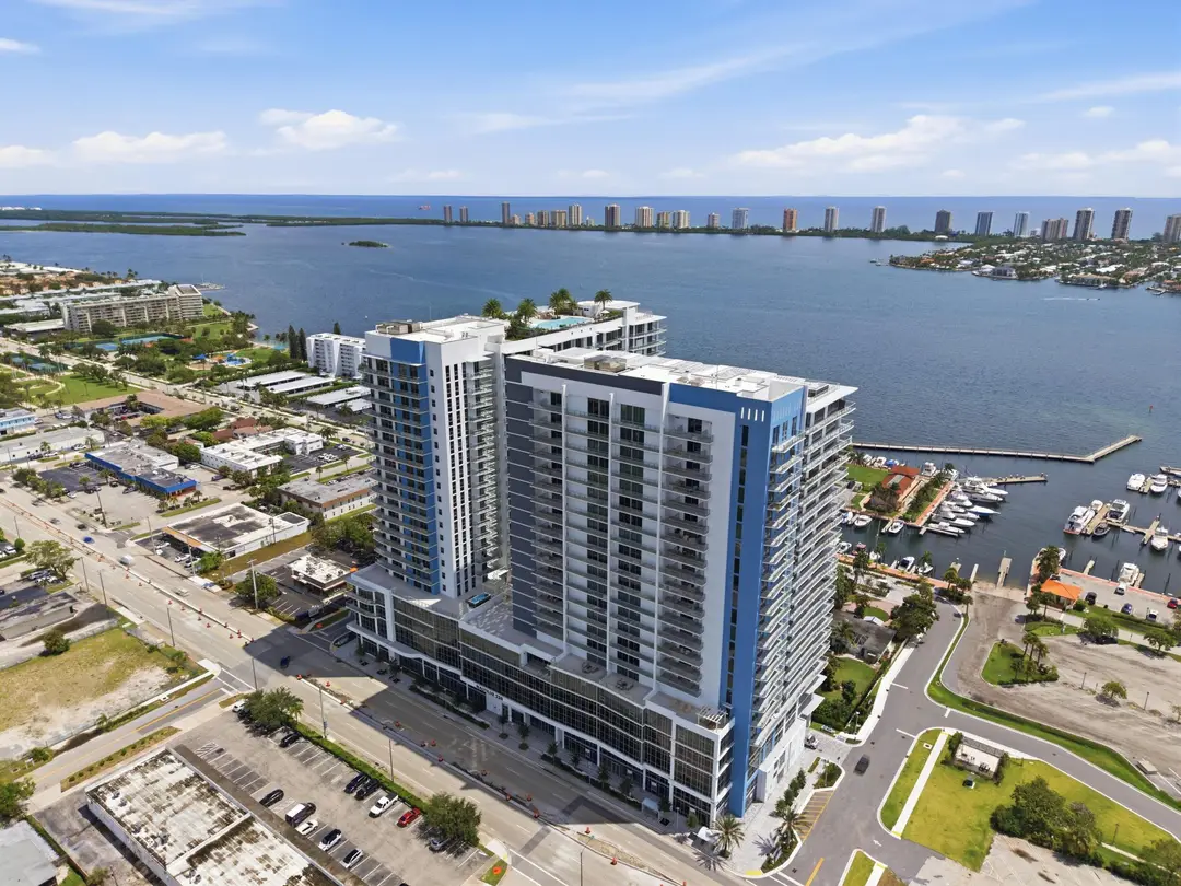 220 Lake Shore Drive 1407, Lake Park, FL 33403