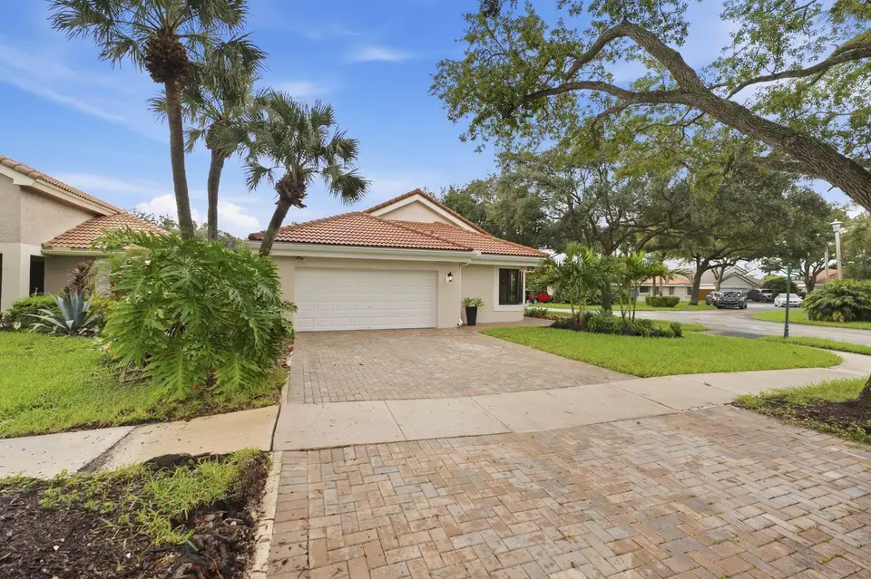 9701 NW 18TH Court, Plantation, FL 33322