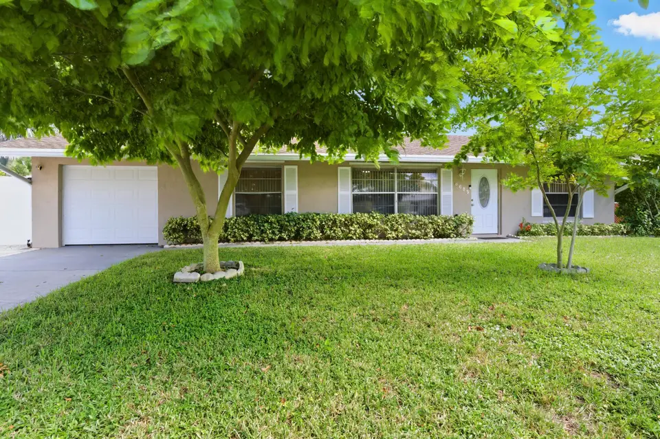 8685 SE KEATHLEY Court, Hobe Sound, FL 33455